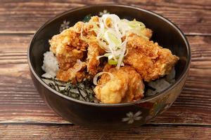から揚げ丼
