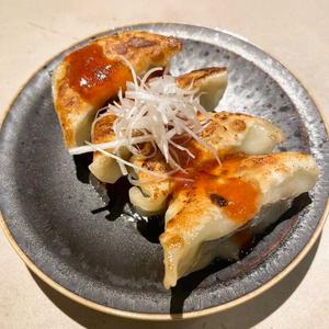 餃子 トマト黒酢ソース