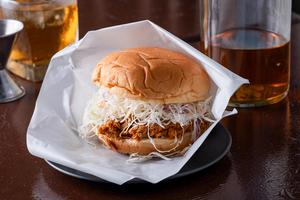 プルドチキンサンドイッチ Pulled Chicken Sandwich