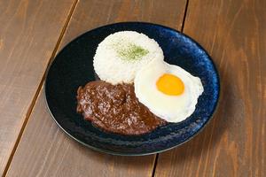 悪魔カレー(目玉焼き)