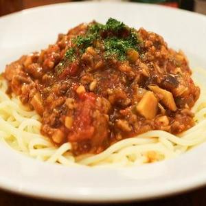 生パスタ 自家製ミートソース(温玉付き) Homemade meat sauce spaghetti with Soft boiled egg