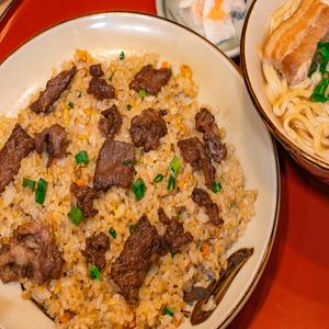 ビーフ炒飯 半そばセット