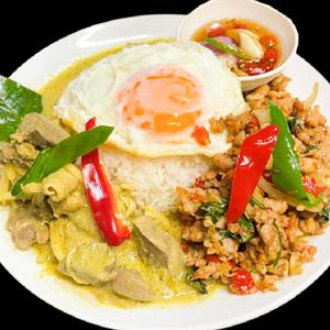   チキンバジルライスとグリーンカレー