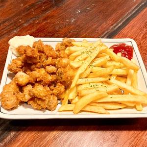 揚げ物セット(ポテトフライ、軟骨唐揚げ)