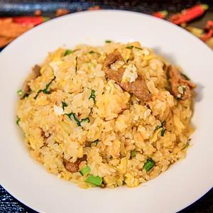 牛肉ピリ辛チャーハン(牛肉辣炒)