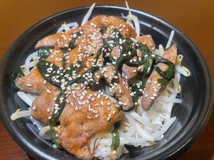 煮ラレバ丼