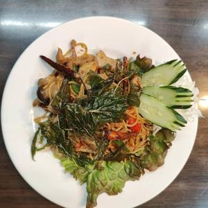 スパゲッティパッキーマオ(ハーブパスタ炒め)