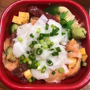 丼丸 バラ縁側丼