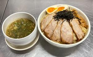 満足盛り魚介豚骨つけ麺