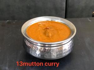 マトンカレー(サラダ ＆ナンorライス) Mutton Curry (Served with Naan or Rice and Salad)