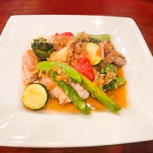 若鶏もものステーキオニオンソース