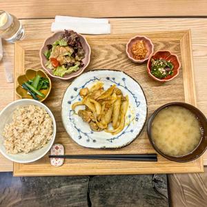 豚の味噌焼き定食(発芽玄米)