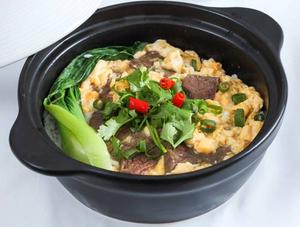 牛肉滑蛋仔(牛肉入りあんとじ卵土鍋飯 )