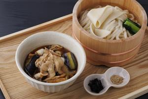 椎茸水の肉汁うどん