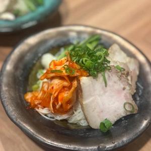 とろける煮豚とキャベツキムチ盛岡冷麺風素麺