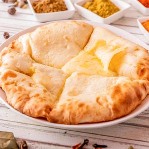 チーズナン cheese naan