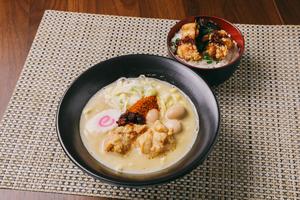 シビ辛鶏ポタージュらーめんガーリックから揚丼小