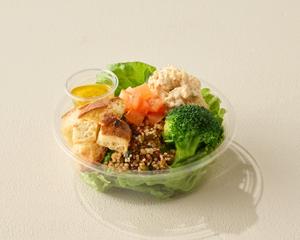 チキン＆雑穀サラダ