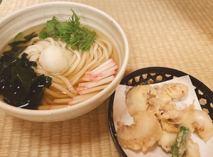 冷したこ天うどん