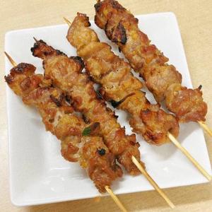 レモングラス香るベトナム風串焼肉 4本 THT HEO XIN NNG S ( 4 que)