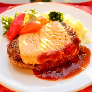 ピレネェ風チーズハンバーグのバターライス