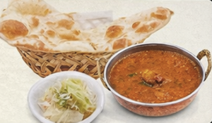 チキンカレーセット サラダ付 Chicken curry naan set with salad