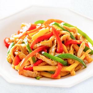 チンジャオロース Stir-fried green peppers and beef