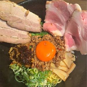 焼豚入りピリ辛台湾まぜそば