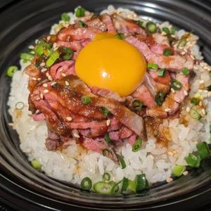 【当店人気No.2】黒毛和牛の辛味噌ユッケ丼