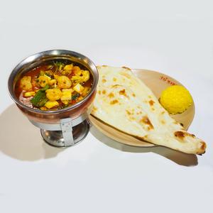 Taj シーフードスープカレーセット(Taj Seafood Soup Currry with Nan ＆ Rice)