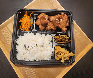 ヤンニョム豚カルビ弁当[スープ付き]