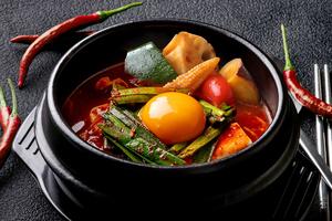 韓国カルビ丼とスンドゥブ 洞山 ごろごろ野菜旨辛ヤンニョムスンドゥブ