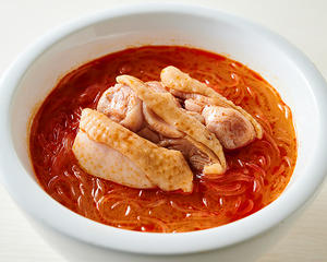 お肉が選べる麻辣湯！豚肉または鶏肉を選択！