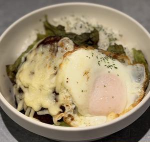 チーズロコモコ丼