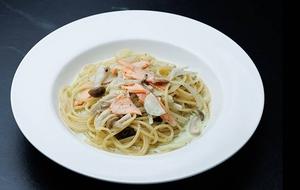 スモークサーモンときのこのクリームジェノベーゼ