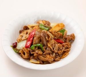 豚ホルモンと野菜の辛味炒め
