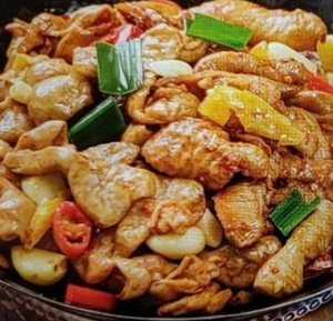 豚ホルモンと青唐辛子(肥)Soy Sauce Stri-Fried Fat Intestines
