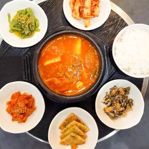 キムチチゲ定食(Kimchi soup)