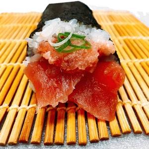 丼丸 マグロねぎとろ巻 (ハーフ)