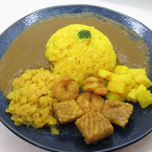 【長いものソテー付き】イカとエビのスパイスカレー