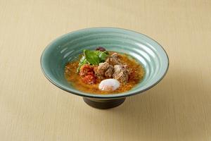 つるとんたん 国産鶏香味揚げ ビビンのおうどん