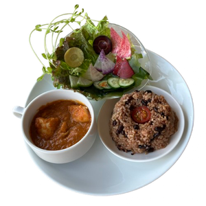 バターチキン薬膳トマトベジカレー＆サラダ