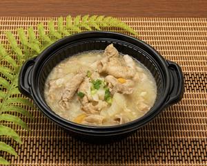 名物!じっくり煮込んだもつ煮込み