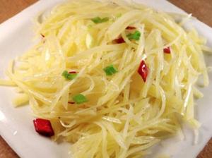 ジャガイモの細切り中華炒め(炒土豆絲)