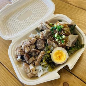 【当店人気No.2】台湾のハーフ＆ハーフ弁当(ルーロー飯＆ジーロー飯)