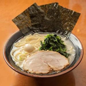 豚骨塩ラーメン