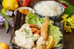 ダントツ人気No.1【弁当】タルタルたっぷり!チキン南蛮4個+エビフライ1個弁当