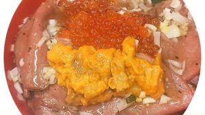 ねぎとろウニいくら乗せ・炙りネギ塩牛タン寿司