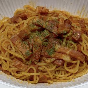 ベーコン・トマトソース