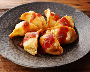 太陽のトマト麺 チーズ揚げ餃子 7個